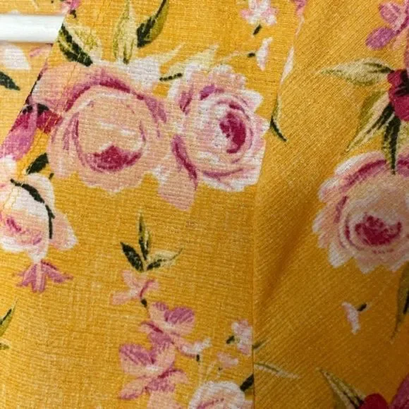 Love + Joy Marigold‎ Floral Crop Top - Picture 3 of 4